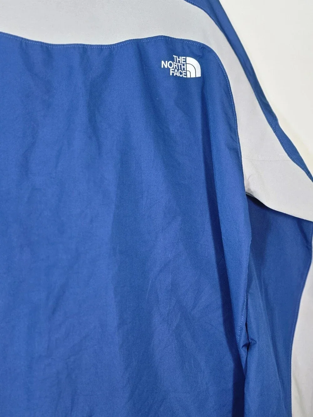 The North Face Men's Blue Windbreaker Jacket
